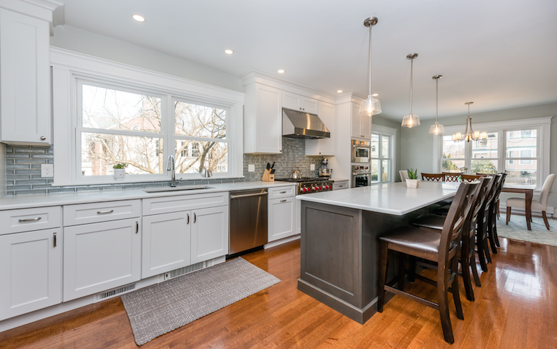 open-floor-plan-boston-kitchen-features-bay-state-refinishing-remodeling