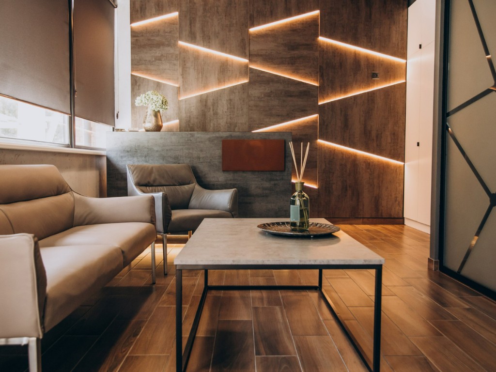 empty flat interrior with elements decoration