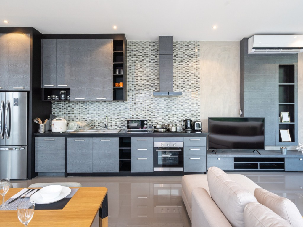dining-table-open-kitchen-fully-equip-kitchenette